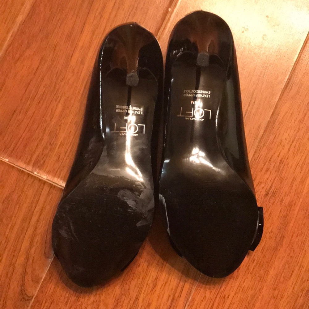 Ann Taylor LOFT opened toed, bow detail heels - Picture 4 of 4